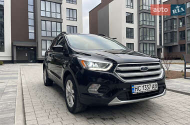 Внедорожник / Кроссовер Ford Escape 2019 в 