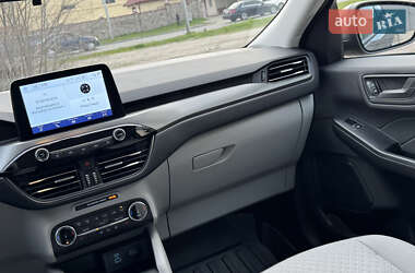 Внедорожник / Кроссовер Ford Escape 2023 в 