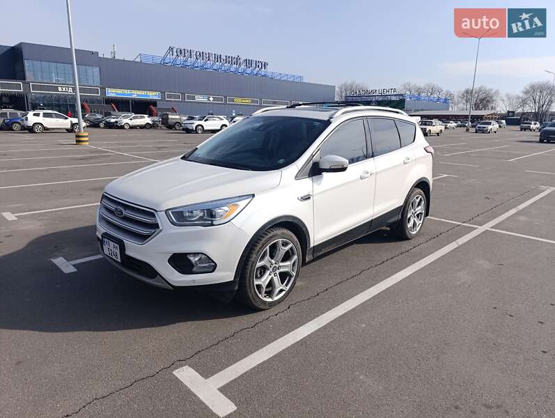 Внедорожник / Кроссовер Ford Escape 2016 в 