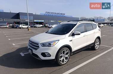 Внедорожник / Кроссовер Ford Escape 2016 в 