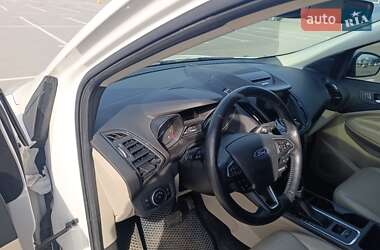 Внедорожник / Кроссовер Ford Escape 2016 в 