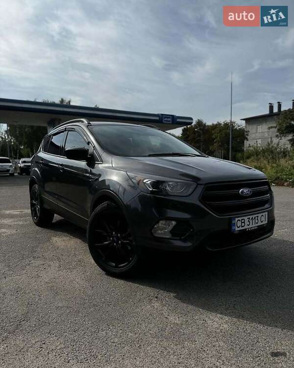Внедорожник / Кроссовер Ford Escape 2018 в 