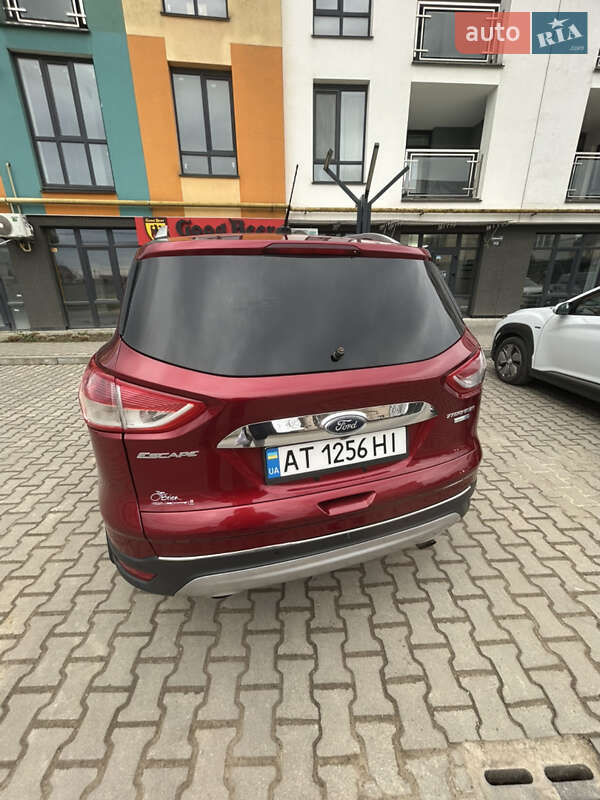 Внедорожник / Кроссовер Ford Escape 2015 в Ивано-Франковске