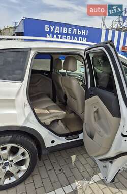 Внедорожник / Кроссовер Ford Escape 2014 в 