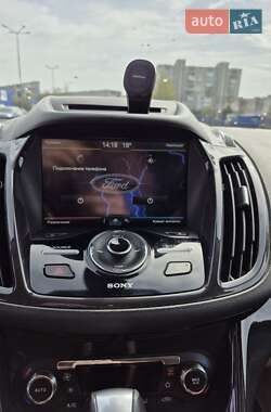Внедорожник / Кроссовер Ford Escape 2014 в 