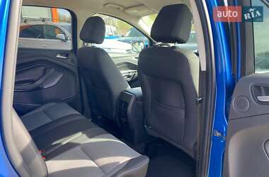 Внедорожник / Кроссовер Ford Escape 2017 в 