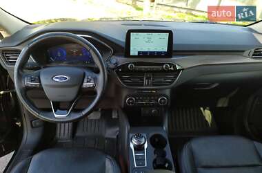 Внедорожник / Кроссовер Ford Escape 2020 в 