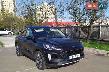 Внедорожник / Кроссовер Ford Escape 2020 в 