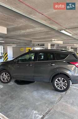 Внедорожник / Кроссовер Ford Escape 2017 в 