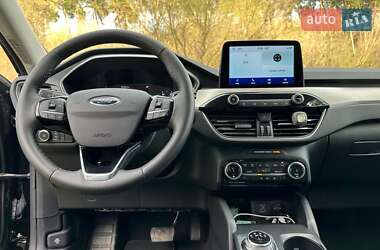 Внедорожник / Кроссовер Ford Escape 2022 в 