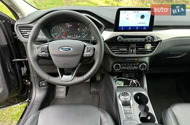 Внедорожник / Кроссовер Ford Escape 2022 в 