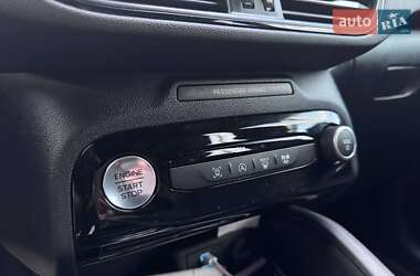 Позашляховик / Кросовер Ford Escape 2023 в 