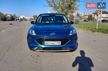 Внедорожник / Кроссовер Ford Escape 2020 в 