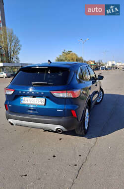 Внедорожник / Кроссовер Ford Escape 2020 в 