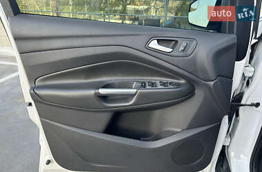 Внедорожник / Кроссовер Ford Escape 2014 в 