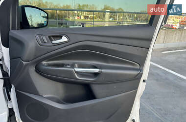 Внедорожник / Кроссовер Ford Escape 2014 в 