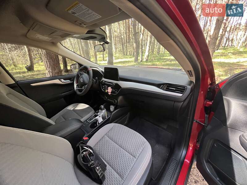 Внедорожник / Кроссовер Ford Escape 2020 в Каменском