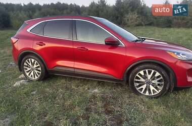 Внедорожник / Кроссовер Ford Escape 2020 в 