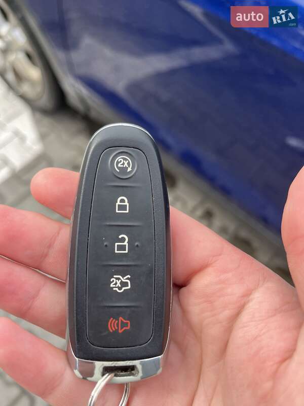 Внедорожник / Кроссовер Ford Escape 2013 в Ромнах