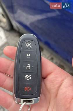 Внедорожник / Кроссовер Ford Escape 2013 в 