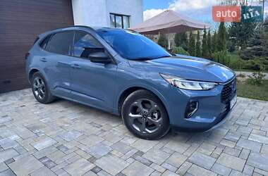 Позашляховик / Кросовер Ford Escape 2023 в 