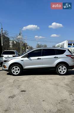 Внедорожник / Кроссовер Ford Escape 2017 в 