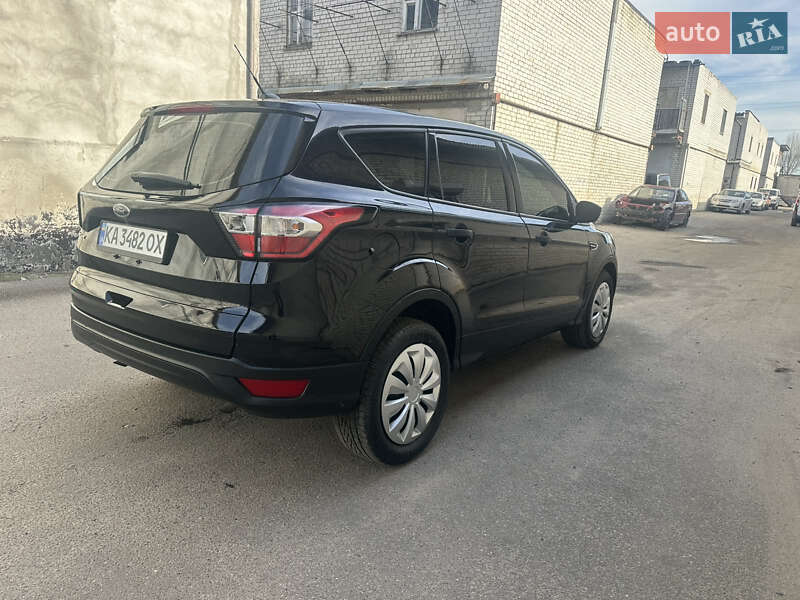 Внедорожник / Кроссовер Ford Escape 2017 в Киеве