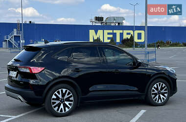 Внедорожник / Кроссовер Ford Escape 2020 в 