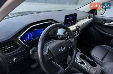 Внедорожник / Кроссовер Ford Escape 2020 в 