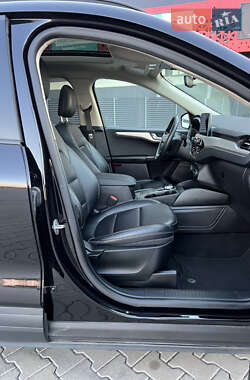 Внедорожник / Кроссовер Ford Escape 2020 в 