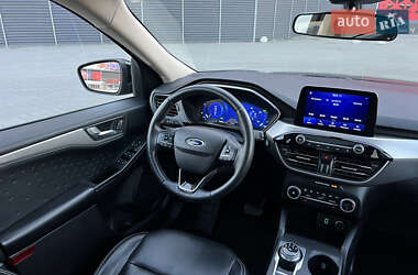 Внедорожник / Кроссовер Ford Escape 2020 в 