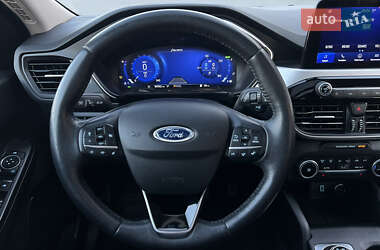 Внедорожник / Кроссовер Ford Escape 2020 в 