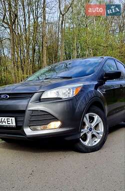 Внедорожник / Кроссовер Ford Escape 2016 в 