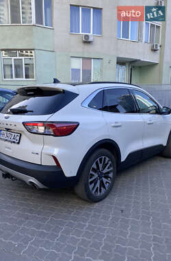 Позашляховик / Кросовер Ford Escape 2019 в 