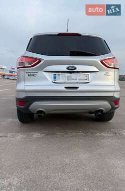 Позашляховик / Кросовер Ford Escape 2014 в 