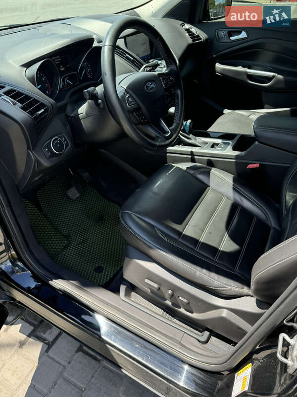 Внедорожник / Кроссовер Ford Escape 2016 в Днепре