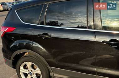Внедорожник / Кроссовер Ford Escape 2014 в 