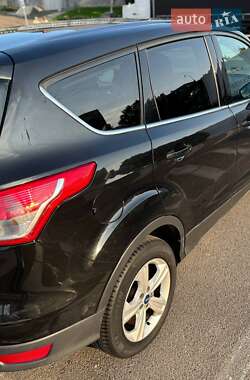 Внедорожник / Кроссовер Ford Escape 2014 в 