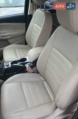 Внедорожник / Кроссовер Ford Escape 2014 в 