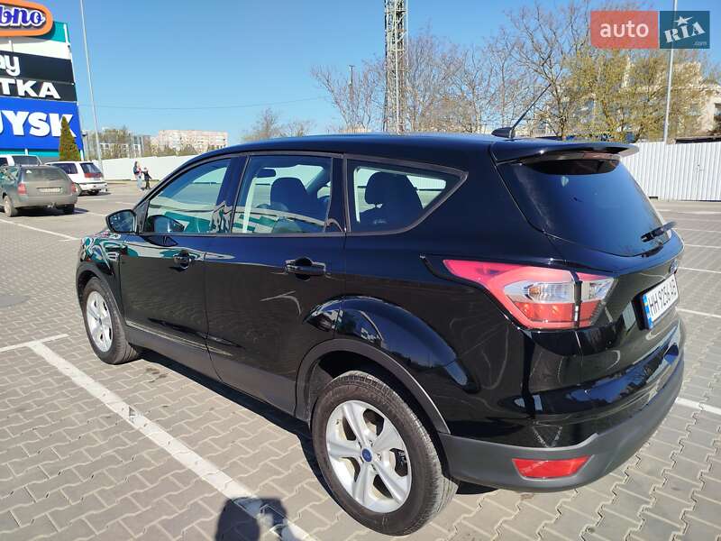 Внедорожник / Кроссовер Ford Escape 2017 в Южном