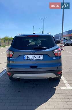 Внедорожник / Кроссовер Ford Escape 2018 в 