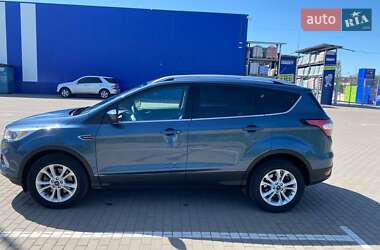 Внедорожник / Кроссовер Ford Escape 2018 в 