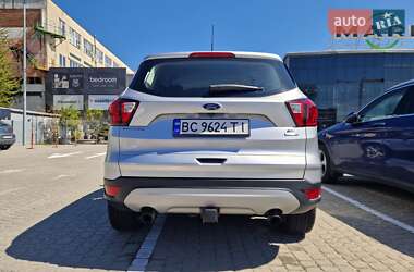 Внедорожник / Кроссовер Ford Escape 2019 в 