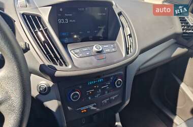 Внедорожник / Кроссовер Ford Escape 2019 в 