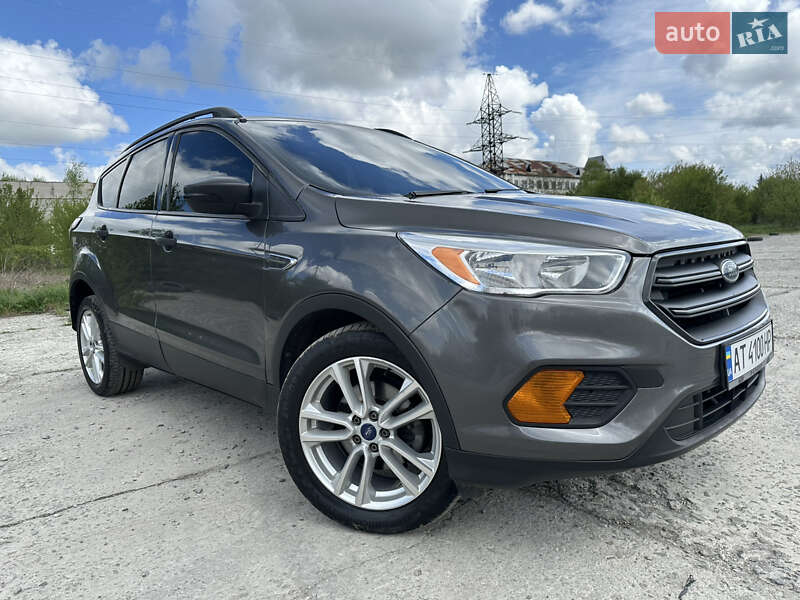 Внедорожник / Кроссовер Ford Escape 2016 в Коломые