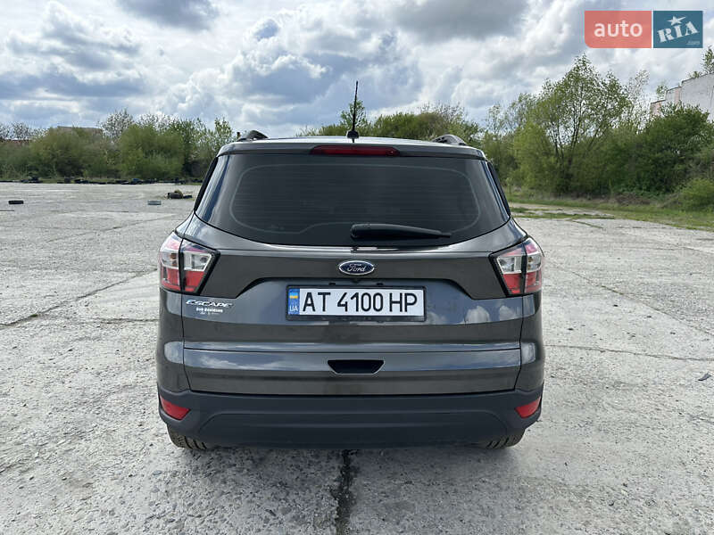 Внедорожник / Кроссовер Ford Escape 2016 в Коломые