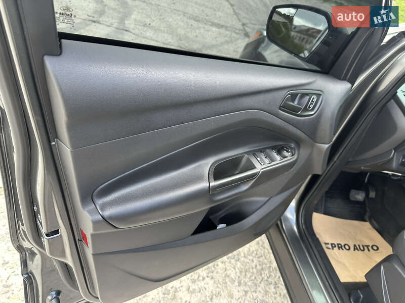 Внедорожник / Кроссовер Ford Escape 2016 в Коломые