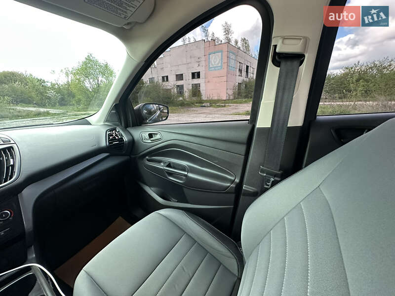Внедорожник / Кроссовер Ford Escape 2016 в Коломые