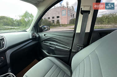 Внедорожник / Кроссовер Ford Escape 2016 в 