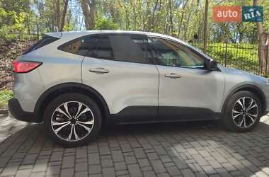 Внедорожник / Кроссовер Ford Escape 2022 в 